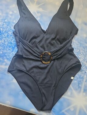Ribbed One-Piece Swimsuit with Tortoise Ring - Black